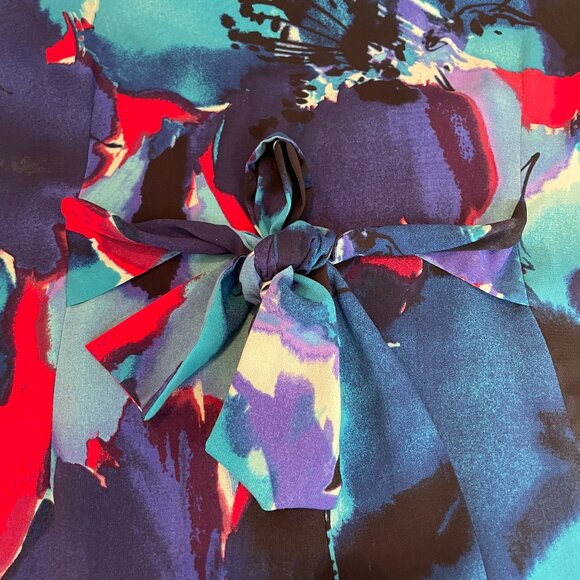 Size Large Daisy Fuentes cobalt blue empire waist top with ties in back - Picture 7 of 11